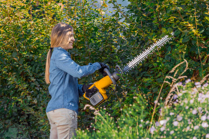 STIGA Akku-Heckenschere HT 300e Kit